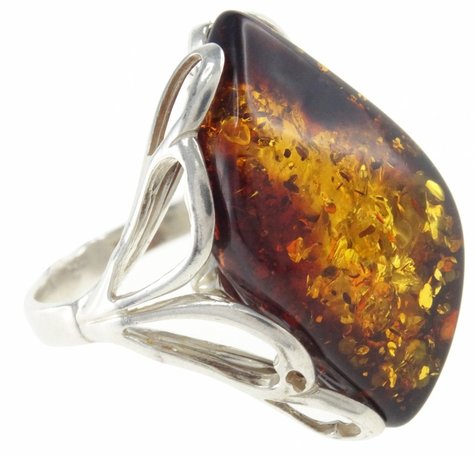 Каблучка з каменем в сріблі